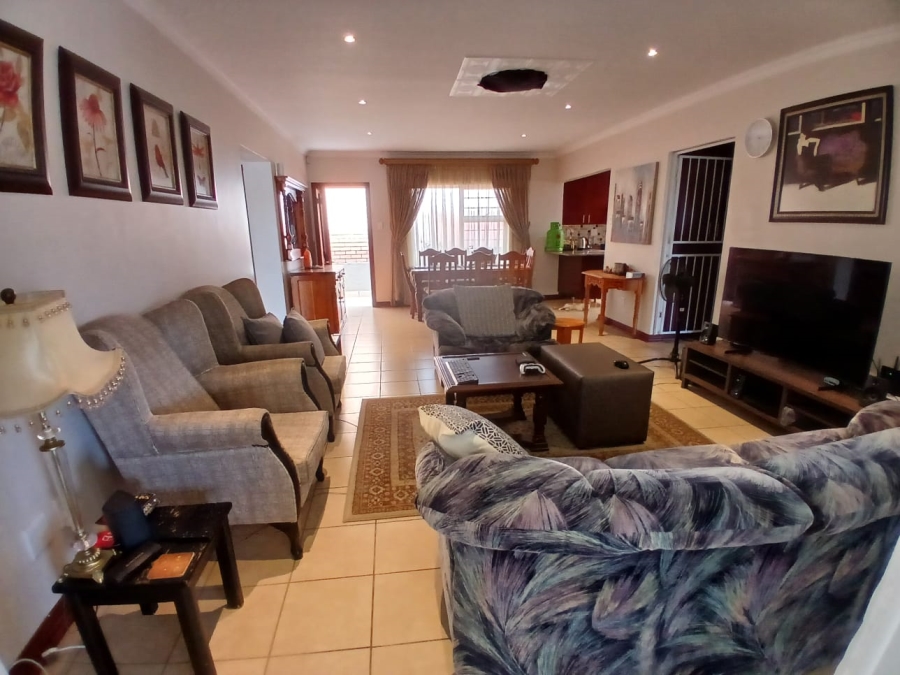 To Let 3 Bedroom Property for Rent in Pentagon Park Free State